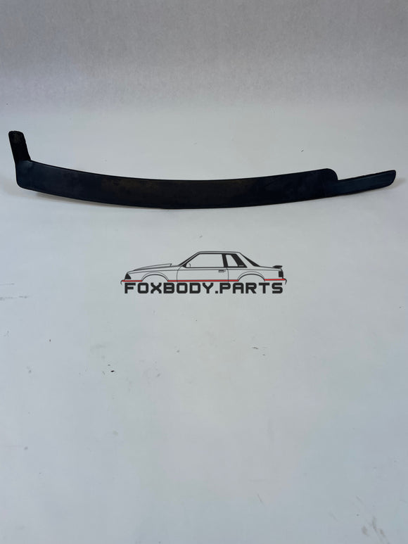 84-93 Ford Mustang Windshield Molding Reveal Lower Right OEM